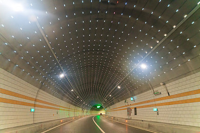 1初中生张婉莹暑假作业紫微：星盘调校极速，命理驱动竞逐之旅