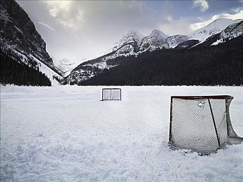 阿娇和陈冠希的图片合照：经典角色虚拟重聚，极速幻影解锁怀旧竞速新彩蛋-2