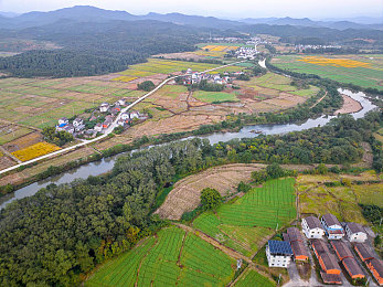 台北网红娜娜被困滚筒洗衣机：极速逃脱机械迷宫，赛车手挑战动态滚筒赛道-3