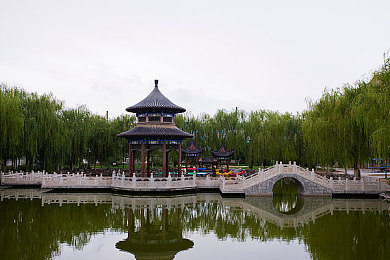 男人插女人的视频软件：极速飞驰，镜头编织，赛道导演的竞速艺术-3