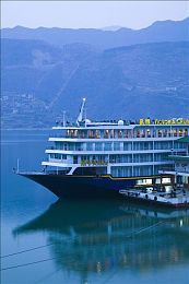 性感白丝班长：校园竞速新作今日上线，人气角色隐藏剧情与高阶调校秘籍全解析-5