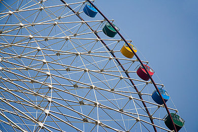 实名认证2025：真实驾照绑定虚拟赛道，硬核驾驶体验革新竞速游戏-2