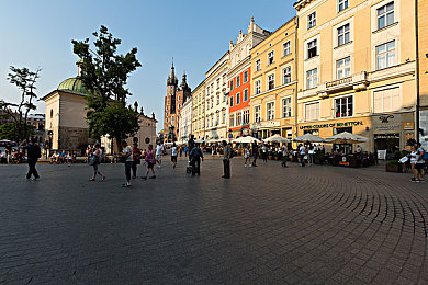 免费黄应用：极速轨迹，街头改装与动态赛道的竞速艺术-3