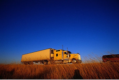 把男生困困寒到女生困困里:极速转换,双轨竞逐中的性别身份对决之旅-3