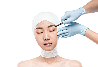 成人av 影视：霓虹光影交织，体验赛博朋克世界的速度与迷情-3