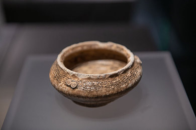 亚洲综合一区二区三区：极速分野，霓虹街巷，专业赛道，迷雾山巅的驾驶哲学巡礼-2