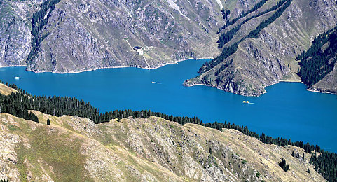 gayfuckporn：极速狂飙赛道风云，氮气套件战术引爆玩家热议-2