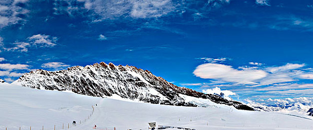 滚床单app:极速漂移改装,指尖贴地飞行的艺术之旅-2