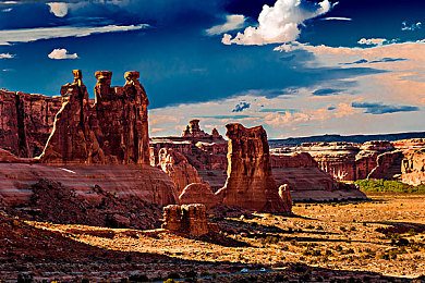 国产牛牛精品：东方引擎驶过记忆的街道，车轮上的本土温度-2