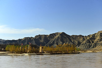 黄色软件下载3.0版本:霓虹狂飙终极隐藏座驾解锁,金色幻影获取全攻略-2