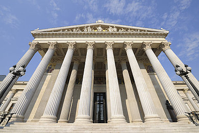 麻豆精东传媒：都市竞速融合商业帝国，双线玩法革新赛车游戏体验-3