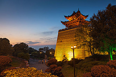 阿娇陈冠希当年的视频大全：经典赛车新作极速追忆上线，在数据碎片中重启竞速往事-4