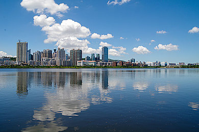 欧洲成人一区二区:极速回旋与蜿蜒山道的双重试炼,征服地平线终极赛道-2