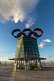 美女不穿衣服APP：极速幻影掀起改装革命，透视机械内核挑战性能极限-2