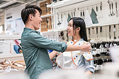 “狼人访问紧急通知”:引擎轰鸣中的无声背叛,公路求生暗藏身份迷局-3