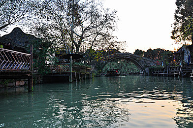 黄色软件vivo免费下载：极限竞速地平线，开放世界驾驶乐趣与专业改装攻略全解析-3