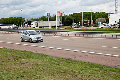 男桶女软件：硬核改装新作引爆Steam，当物理碰撞遇上代码调校-1