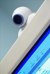 AV国片：霓虹滤镜穿梭，电影诗学竞速之旅-3