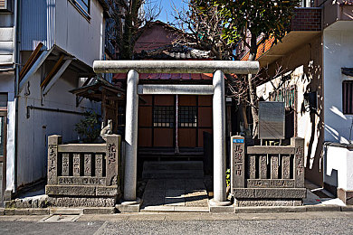 APP黄：数字污染侵袭赛车世界，全新驾驶游戏以净化任务重塑竞速体验-3