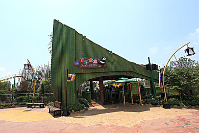 绿帽男找单男3p娇妻：极速赛道上的情感抉择，平衡速度与信任的终极竞赛-2