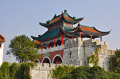 台湾妹中文娱乐网2222：极速纪元2222正式上线，融合东方元素的未来竞速引爆玩家热情-2