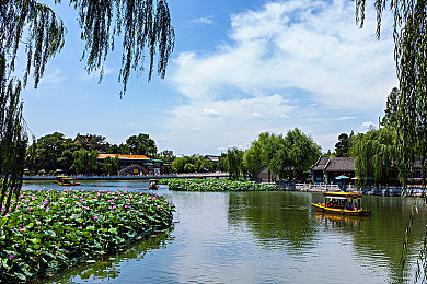 黄色片天美传媒:极速幻影震撼登场,顶级视觉与深度驾驶革新移动赛车体验-2