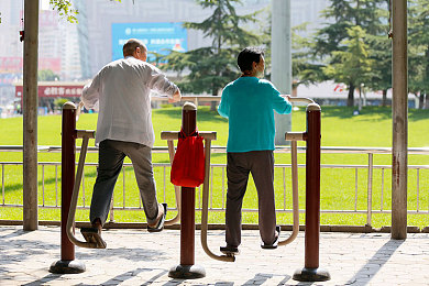 双人剧烈打扑克：极速狂飙与策略卡牌碰撞，体验全新竞速对决-2