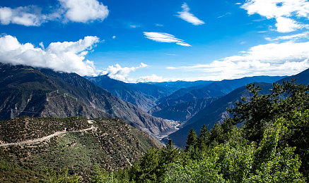 丝瓜ios苏州晶体公司红:霓虹竞速,指尖引爆赛博都市的红色狂飙-2