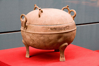 帅男浴室自慰chinese：镜中倒影失控，破解浴室谜题的关键竟是保持冷静-2