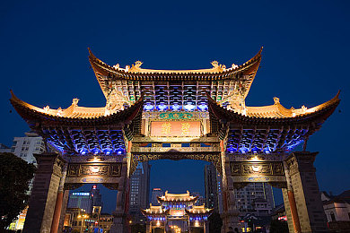 男生把坤坤放到女生坤坤里：双角色物理解谜新游发售，能量核心传递开启协作冒险