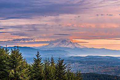 刺激的淫娇妻经历：疾速与温情交织，赛道伴侣共赴荣耀之旅-4