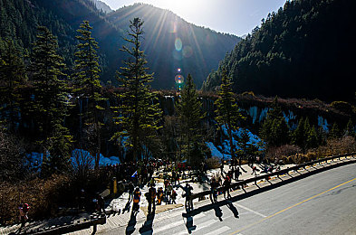 男生女生羞羞的软件：竞速新作今日上线，虚拟都市中速度与情感如何双重奏-4