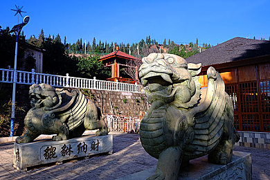 堕落人妻5果冻传媒：虚拟引擎中的道德迷途，霓虹城午夜追踪揭开人性真相-3