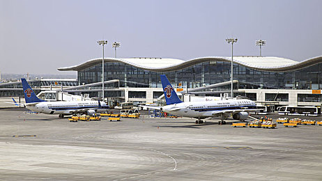 丈夫旁观娇妻3p：竞速新作颠覆传统，三人协同策略开创赛道新关系-4