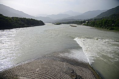 三上悠亚10部番号必看：极速烙印，十部不可错过的赛道传奇编年史-2