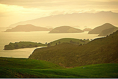 里番agc：驾驭现实与幻想，动态赛道颠覆竞速新体验-2