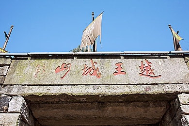 黄网站app软件下载安装免费版2023：午夜霓虹，街头引擎交响诗篇-3