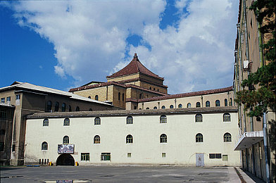 一区二区偷：弯道艺术全解析，在极限竞速中化身赛道幽灵悄然超越-2