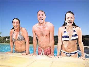 av片国产：国产竞速新作今日上线，真实改装文化与经典车系全景呈现-3