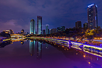 亚洲第一国产张津瑜：虚拟偶像跨界竞速，沉浸驾驶解锁隐藏剧情-4