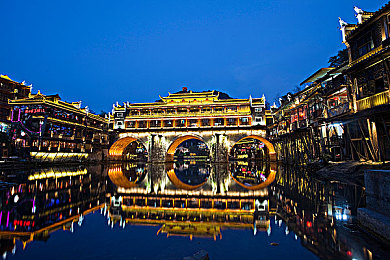 男生和女生在一起拆拆拆轮滑鞋免费:极速狂飙,机械改装与街头竞速的融合新体验-2