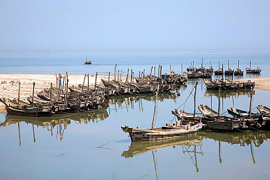 黄色app软件免费下载大全3.0.3：极速狂飙新纪元，移动端赛车游戏革新体验-2