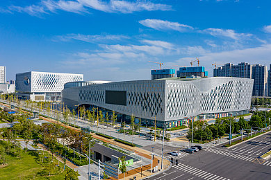 黄色APP下载3.03无限：霓虹幻影，无限狂飙，街头车神改装风暴-1