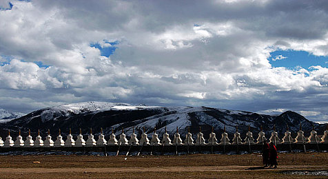 一个色的综合:竞速新纪元,色彩解谜与极速驾驶的创意融合今日上线-1