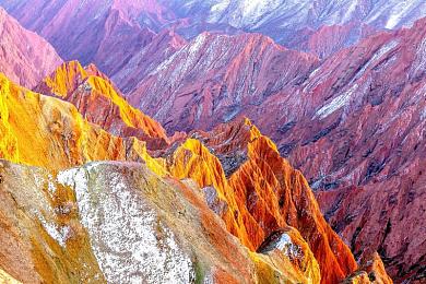 蜜桃影视AV:虚拟影城竞速,特技驾驶引爆电影级狂飙体验-4