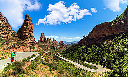 国产真人av：驰骋真实道路，体验国产汽车文化的驾驶革新之旅-2