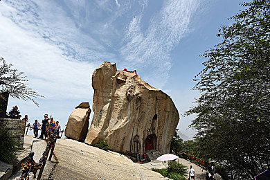 黄色软件免费下载APP.3.0.3.：霓虹都市极速寻宝，金色幻影隐藏任务全解析