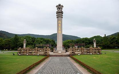 天天色天天日天天干:霓虹幻境,竞逐流转光阴的永恒赛道-2