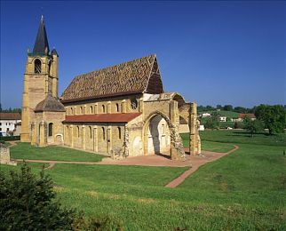 页面升级紧急通知狼人,请耐心等待...:夜行猎手都市狂飙,体验竞速与推理的双重对决-3