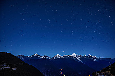 黄色软件 免费下载3.03:探索隐藏涂装,解锁太阳耀斑动态炫色攻略-2